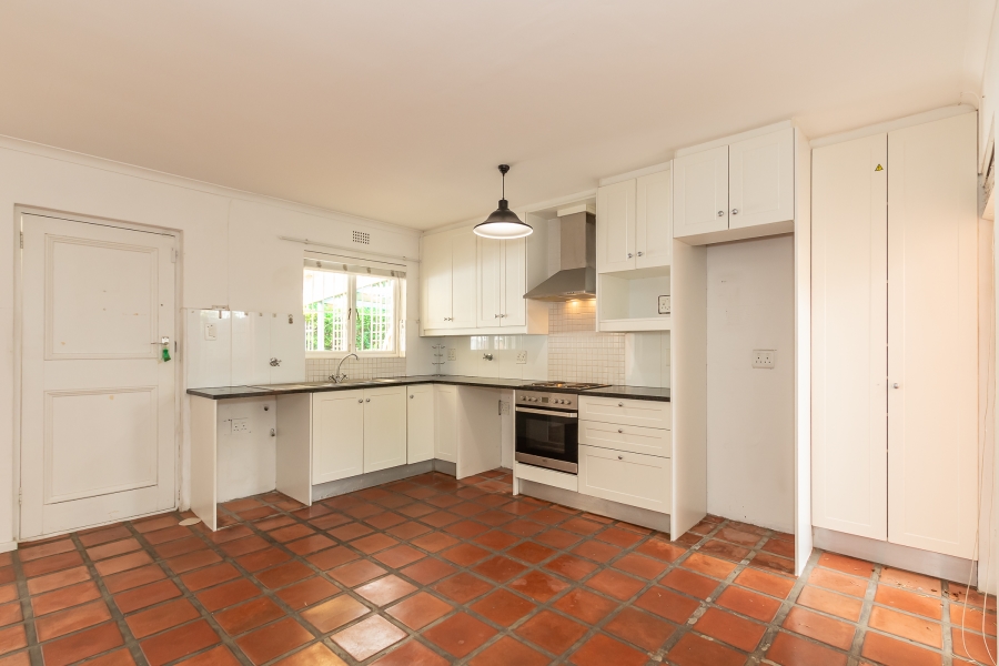 To Let 2 Bedroom Property for Rent in Claremont Village Western Cape